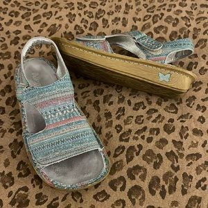 🐷 Alegria Viki Seascape Adjustable Sandals 🐷